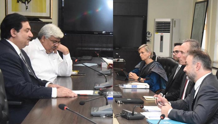 World Banks Regional Vice president for South Asia, Martin Raiser, along with a delegation, called on Federal Minister for Power Engr Khurram Dastgir Khan on September 22, 2022. PID