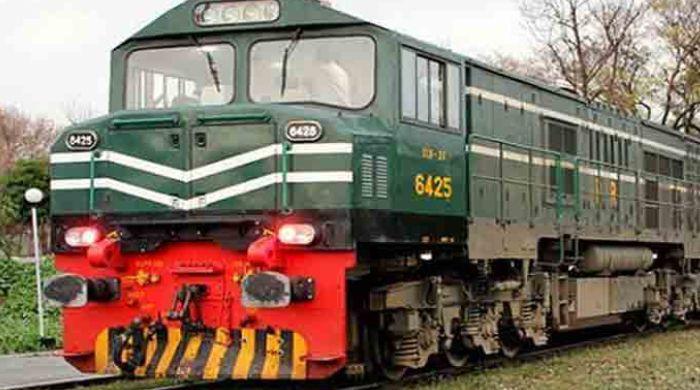 Pakistanis demand resumption of Thar Express to meet relatives in India