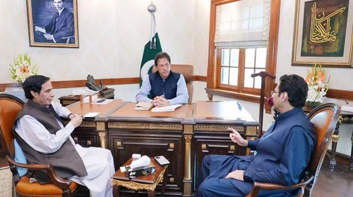 Pervaiz Elahi reveals reason behind supporting Imran Khan