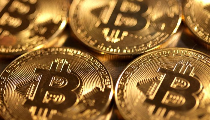 Bitcoin bounces above ,000 for first time in about a week