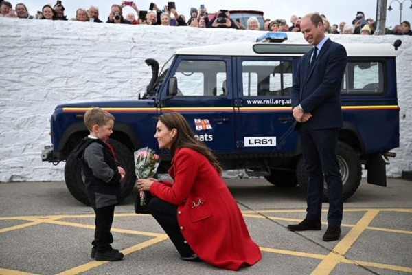Kate, William arrive in Wales for the first-time as Prince and Princess of Wales