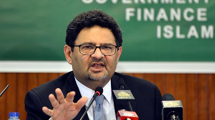 Miftah Ismail officially steps down as finmin, hands over resignation letter to PM Shehbaz
