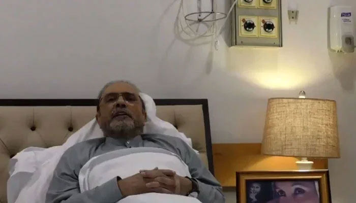 Former president and PPP Co-chairman Asif Ali Zardari lying on a bed. — Twitter