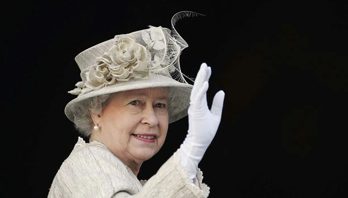 Queen Elizabeth’s statue on Trafalgar Square wouldn’t be raised for now, reports