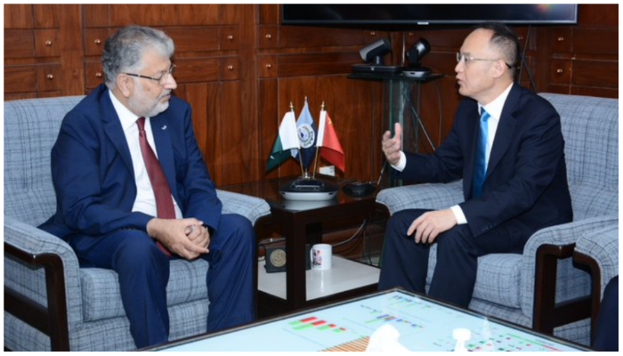 Ambassador of China to Pakistan Nong Rong (L) called on Chairman HEC Dr Mukhtar Ahmed on September 29, 2022, in Islamabad. — APP