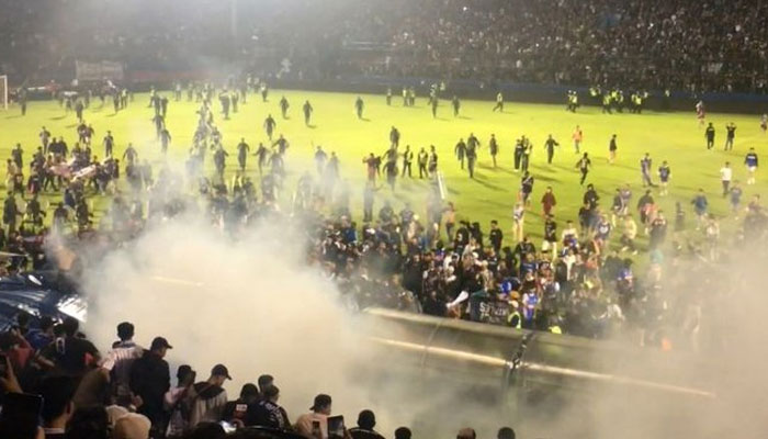 Riot after the match between Arema FC and Persebaya Surabaya at the Kanjuruhan Stadium, Indonesia left at least 127 people dead. Twitter