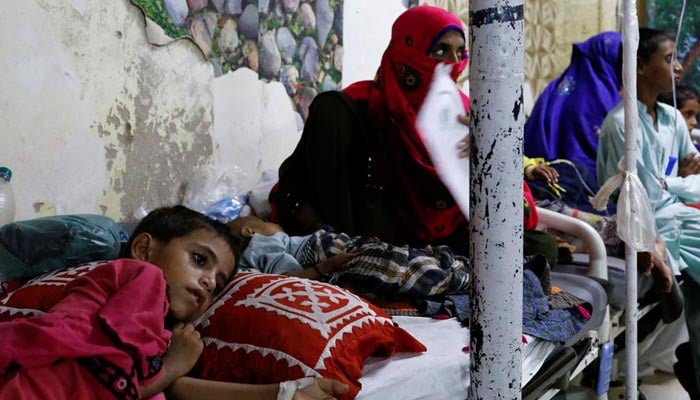 Children affected by the floods and suffering from malaria and fever, receive medical assistance at Sayed Abdullah Shah Institute of Medical Sciences in Sehwan, Pakistan September 29, 2022. — Reuters/File