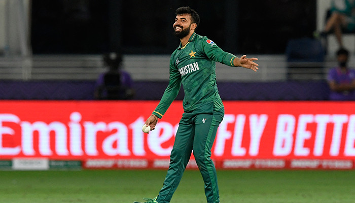 'Should I hang upside down?' Shadab Khan asks fan telling him to focus on World Cup - Vimarsana News