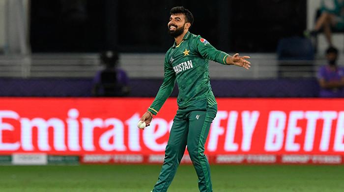 'Should I hang upside down?' Shadab Khan asks fan telling him to focus on World Cup
