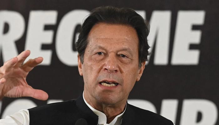 Imran Khan mengatakan tidak peduli siapa COAS berikutnya