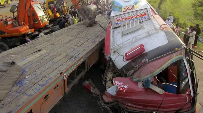 10 killed, 13 injured in passenger bus accident on Indus Highway