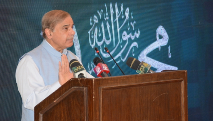 Prime Minister Shehbaz Sharif addresses aSeerat-un-Nabi conference in Lahore, on October 9, 2022. — APP