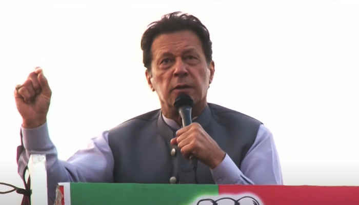 PTI Chairman Imran Khan addressing a jalsa in Mardan, on October 13, 2022. — YouTube/GeoNews