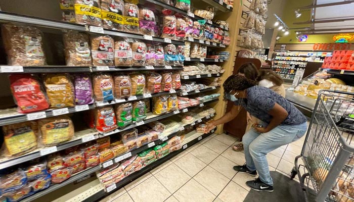 US consumer prices increase more than expected in September; weekly jobless claims rise - Financeupdates 2 People shop in a supermarket as rising inflation affects consumer prices in Los Angeles, California, US, June 13, 2022. — Reuters/File