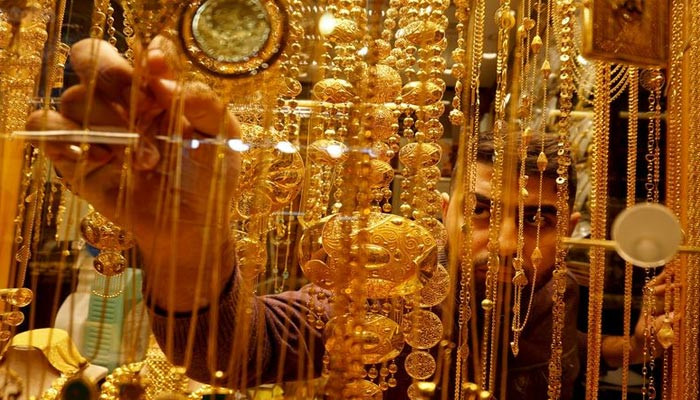gold-loses-traction-price-declines-by-rs800-per-tola