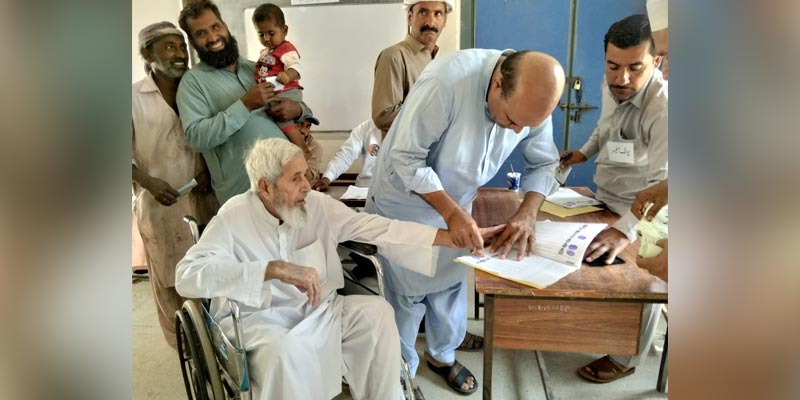 Expecting the arrival of elderly voters at polling stations, the ECP issued special instructions to all returning officers to cast votes for all those who require assistance. — ECP/Twitter