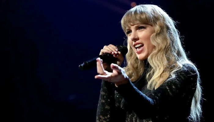 Taylor Swift announces U.K ‘Midnights’ tour pre-sale details