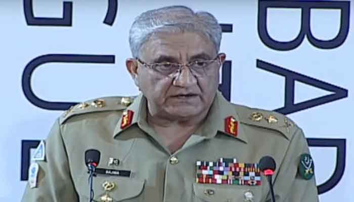 COAS General Qamar Javed Bajwa speaks at an event.—File