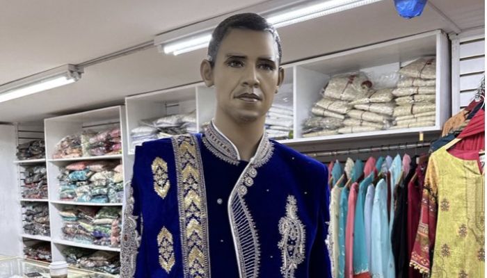 A mannequin that resembles Barack Obama.— Twitter