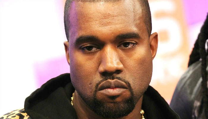 Kelompok anti-Semit menggantung spanduk untuk menghujani dukungan untuk Kanye West: Laporkan