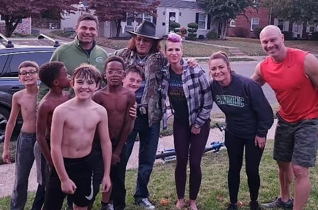 Johnny Depp makes surprise visit to hometown in Kentucky