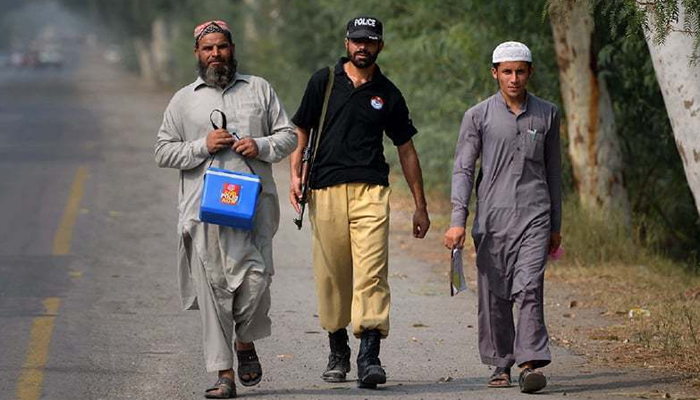 Polisi yang menjaga tim polio tewas di Pishin