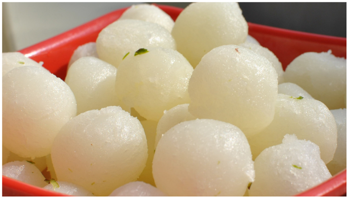Image showing a bowl filled with juicy rasgullas. — Pixabay/ Nisha Gill