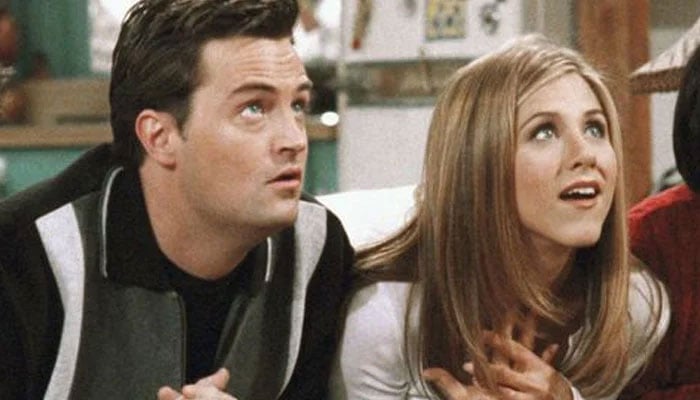Jennifer Aniston membantu Matthew Perry di tengah kecanduan saat berurusan dengan setan sendiri