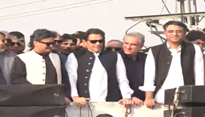 Imran Khan mulai berbaris menuju Islamabad