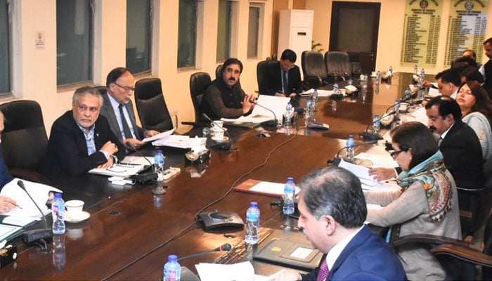 Federal Minister for Finance and Revenue Mohammad Ishaq Dar chaired the ECNEC meeting on 31 October 2022. PID