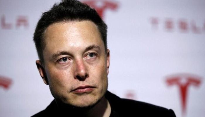 Tesla Motors Inc CEO Elon Musk talks about Teslas new battery swapping program in Hawthorne, California June 20, 2013. — Reuters