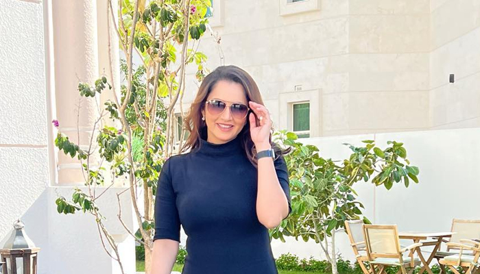 Indian tennis sensation Sania Mirza looks stunning in a navy-blue outfit. — Instagram/mirzasaniar