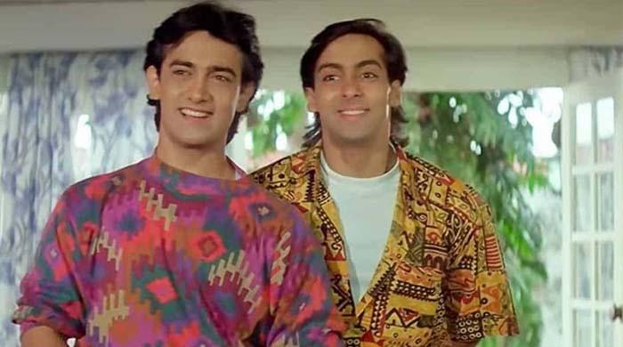 'Andaz Apna Apna': Raveena Tandon shares throwback pictures as movie completes 28 years 'Andaz Apna Apna': Raveena Tandon shares throwback pictures as movie completes 28 years