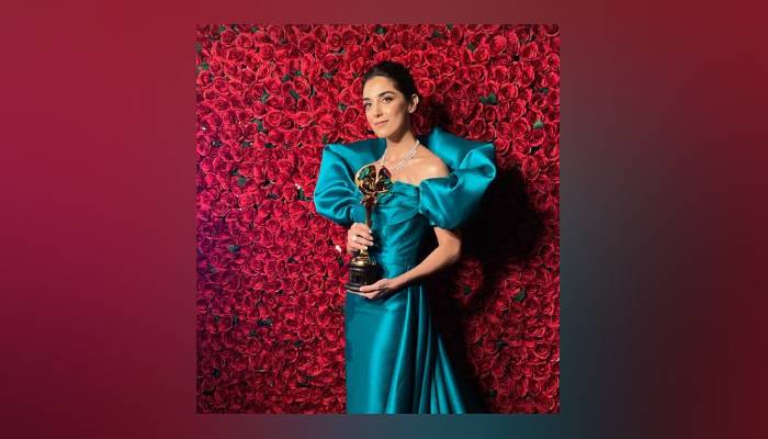 Maya Ali honoured with ‘Pakistani Actress of the Year Award’ at DIAFA 2022