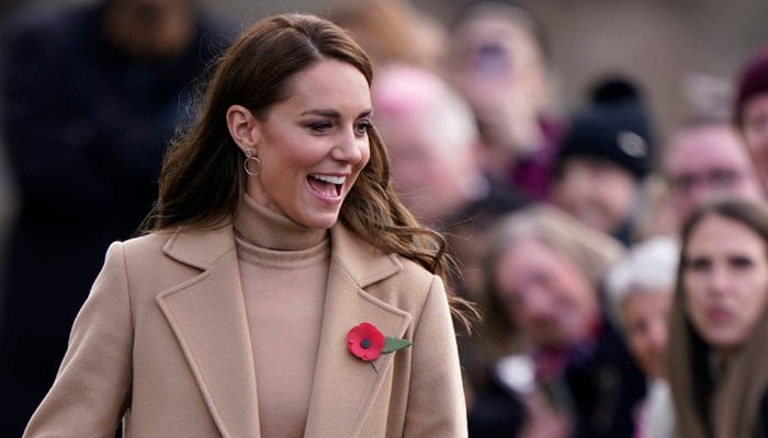 Kate Middleton réagit adorablement aux fans royaux qui ont sauté les rendez-vous du salon