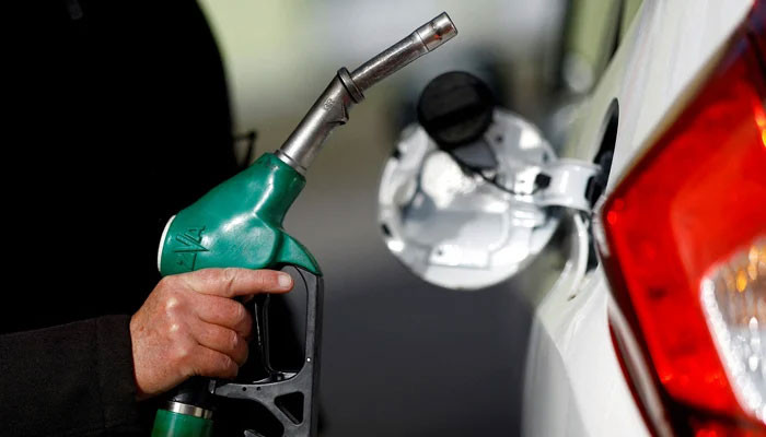 Oil industry foresees petrol and diesel shortage, warns OGRA - Vimarsana News