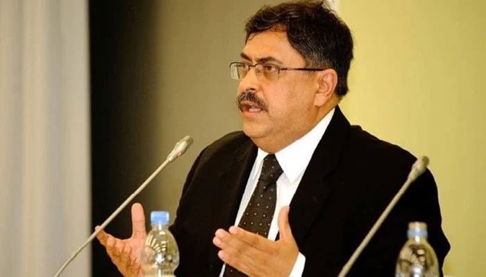 IHC CJ Athar Minallah menyarankan kepemimpinan politik untuk menyelesaikan konflik di Parlemen, bukan pengadilan