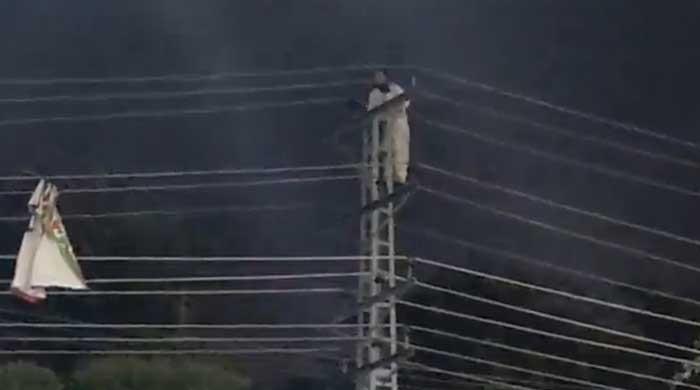 PTI worker gets electrocuted amid protests in Rawalpindi