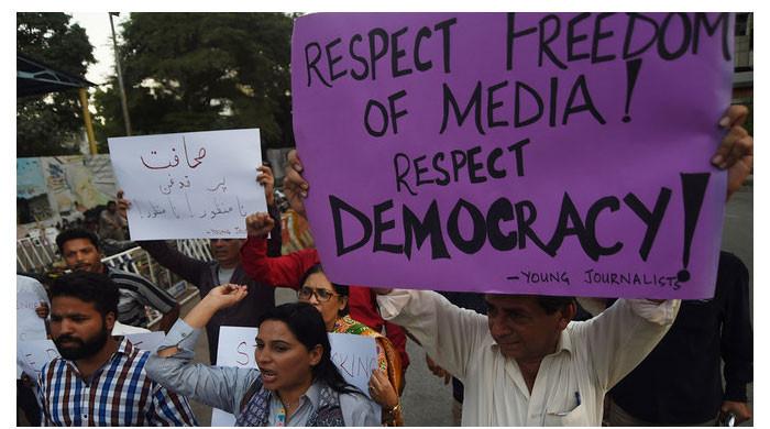 Why is Pakistan a dangerous country for journalists?