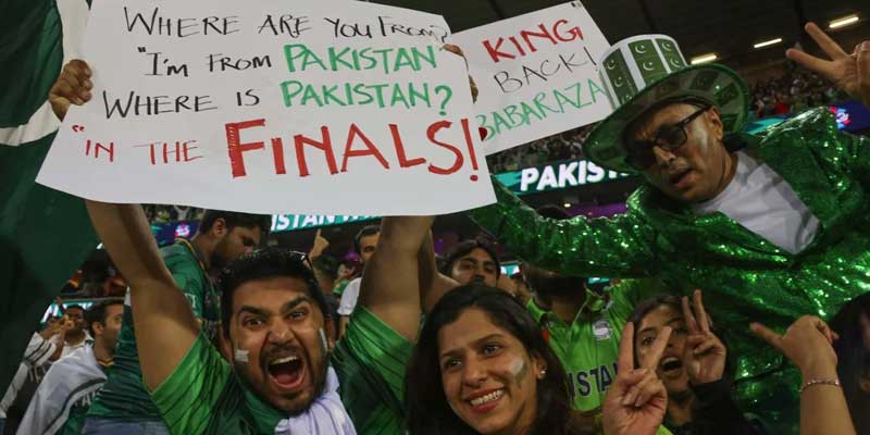 Pakistan fans celebrate a famous victory, New Zealand vs Pakistan, T20 World Cup, 1st semi-final, Sydney, November 9, 2022. — AFP