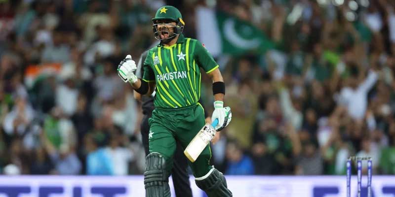 Iftikhar Ahmed merayakan kemenangan saat Pakistan membawa kemenangan, Selandia Baru vs Pakistan, Piala Dunia T20 2022, Semi-Final Pertama Sydney, 9 November 2022. — AFP