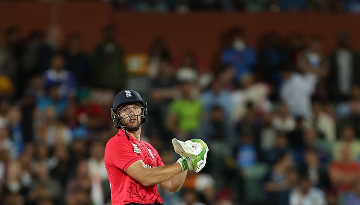 England´s Captain Jos Buttler plays a shot during the ICC men´s Twenty20 World Cup 2022 semi-final cricket match between England and India at The Adelaide Oval on November 10, 2022 in Adelaide. — AFP