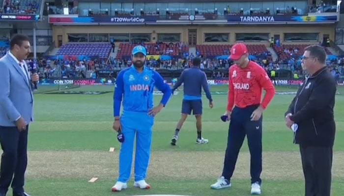 Inggris memilih untuk bermain bowling pertama melawan India di semifinal kedua