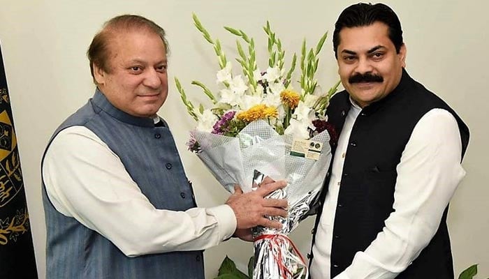 Mian Saleem Raza with former prime minister Nawaz Sharif. — Provided by the reporter