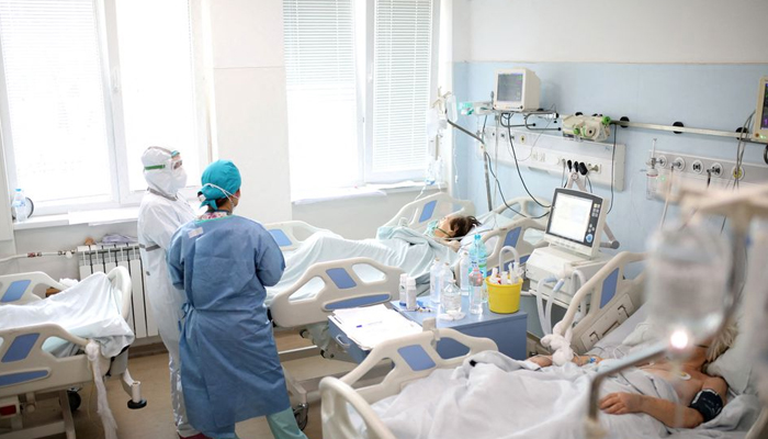 Medics tend to coronavirus disease (COVID-19) patients at the Intensive Care Unit (ICU) of Alexandrovska hospital in Sofia, Bulgaria, January 29, 2022. — Reuters