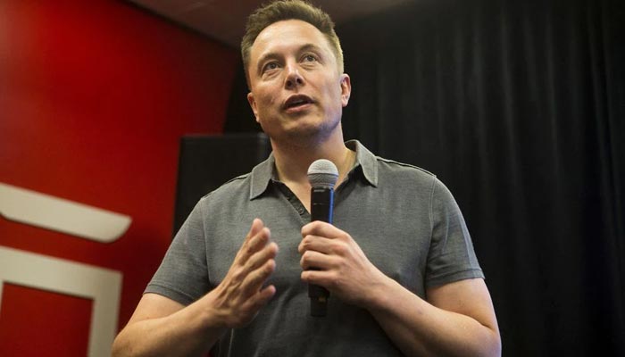 Tesla CEO Elon Musk speaks about new Autopilot features during a Tesla event in Palo Alto, California October 14, 2015.