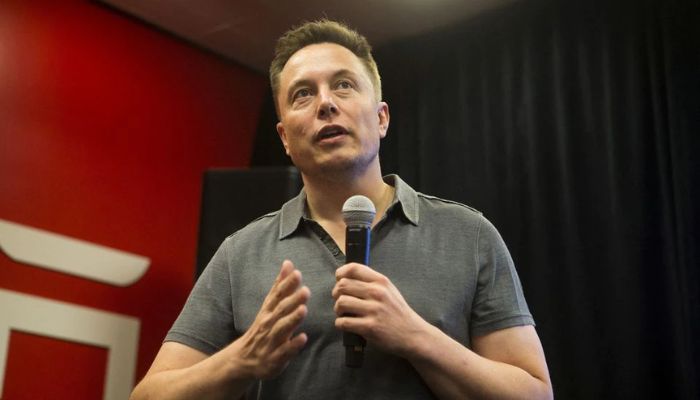 Tesla CEO Elon Musk speaks about new Autopilot features during a Tesla event in Palo Alto, California October 14, 2015.— Reuters
