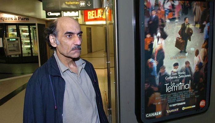 Orang buangan Iran yang terjebak selama bertahun-tahun di bandara Prancis meninggal