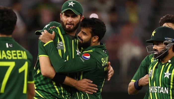 Pakistan pacer Shaheen Shah Afridi (L) and all-rounder Shadab Khan. — Twitter