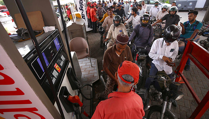 A view of rush at a petrol pump in Karachi, on June 7, 2022. — INP